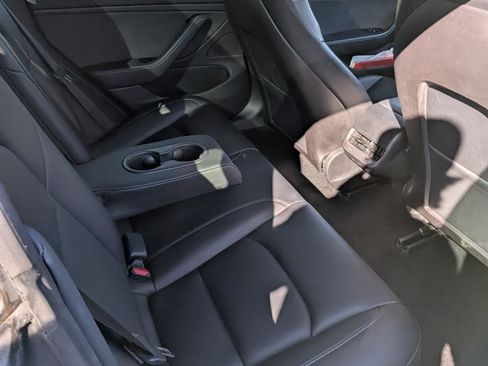 Used 2019 Tesla Model 3 Standard Range Plus image 9