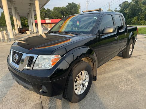 Used 2020 Nissan Frontier SV RWD image 4