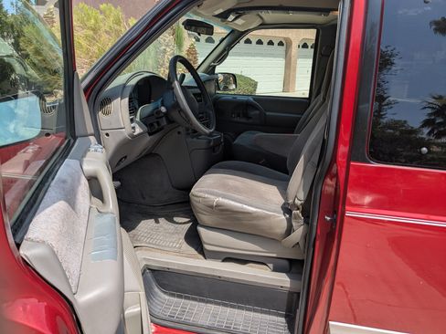 Used 2001 Chevrolet Astro Passenger image 8