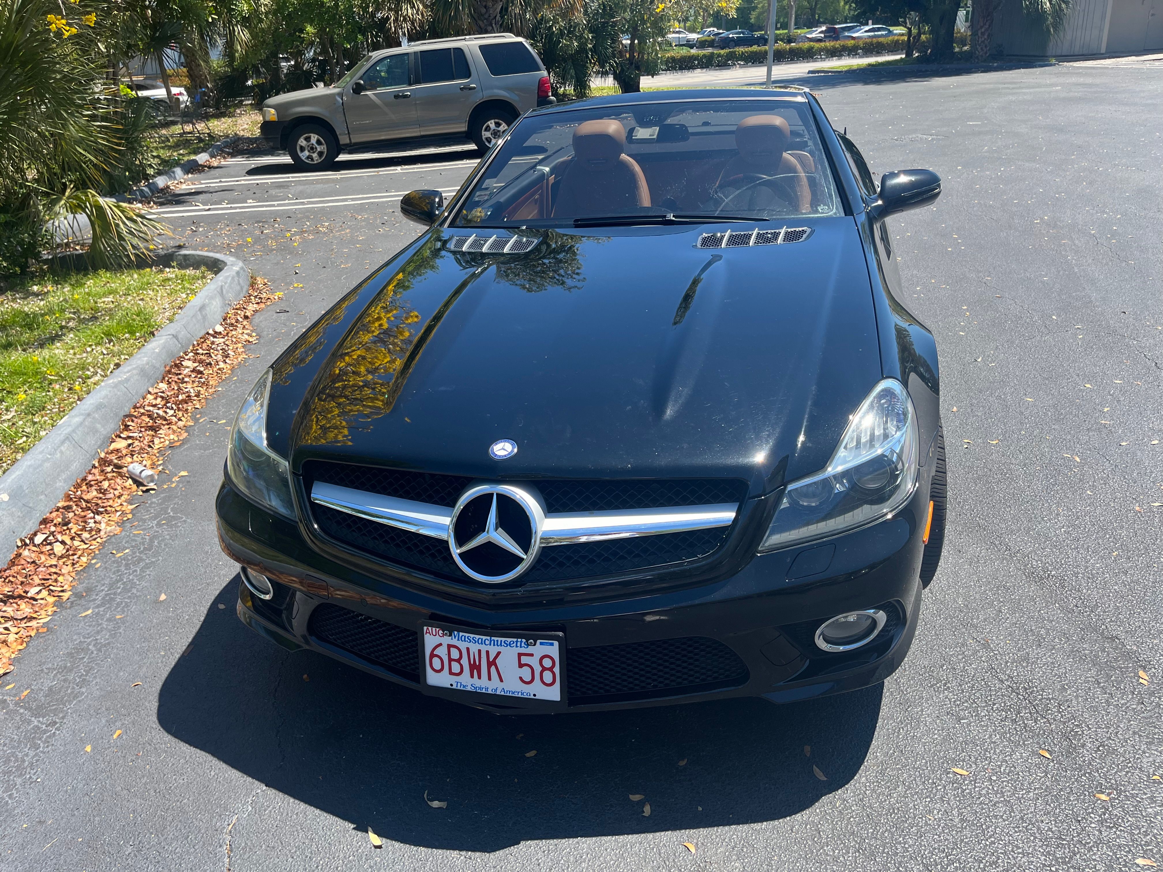 Used 2012 Mercedes-Benz SL 550 image 4