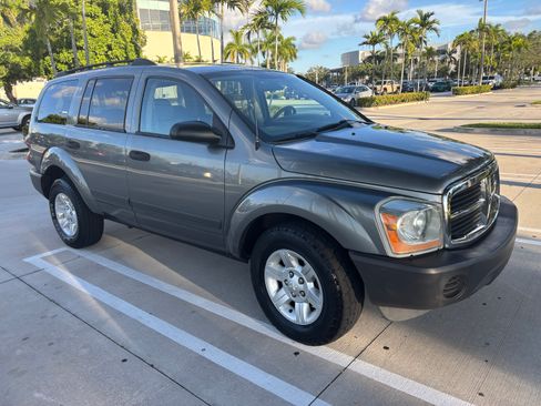 Used 2005 Dodge Durango SXT image 4