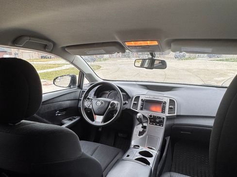Used 2013 Toyota Venza LE AWD/4WD image 3