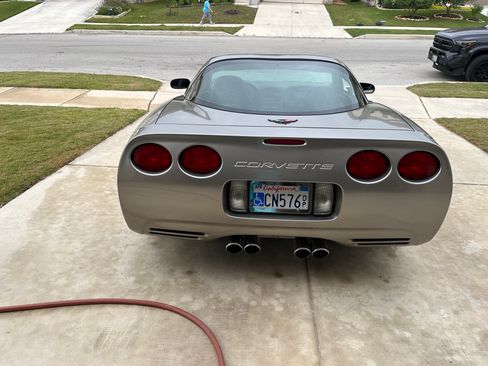 Used 1999 Chevrolet Corvette Coupe w/ Roof Pkg RWD image 10