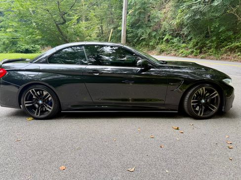 Used 2015 BMW M4 Convertible image 4