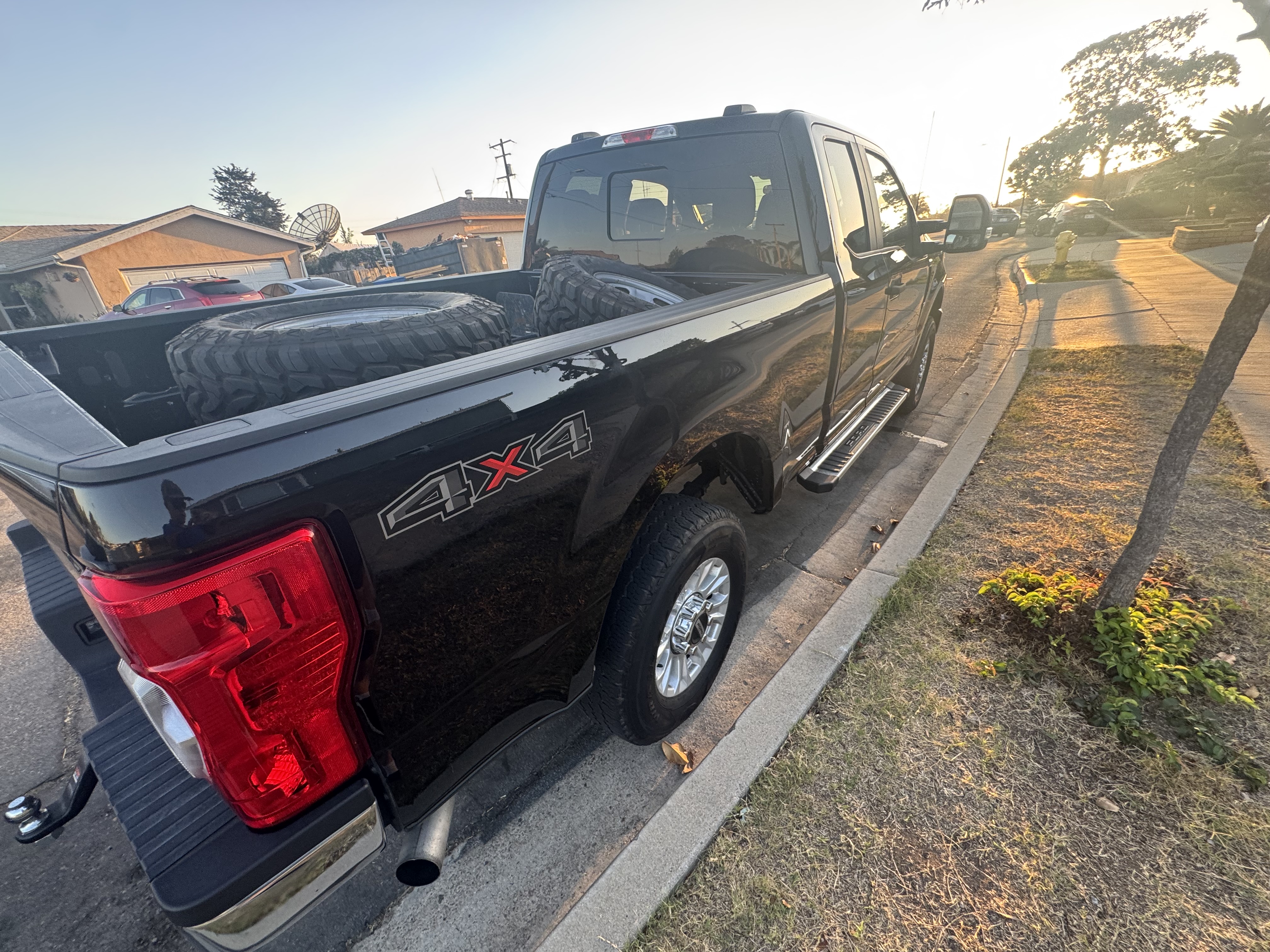 Used 2022 Ford F250 XL w/ STX Appearance Package AWD/4WD image 2