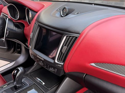 Used 2017 Maserati Levante S image 19