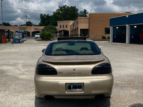 Used 2002 Pontiac Grand Prix GT w/ Opt Pkg 3 FWD image 4