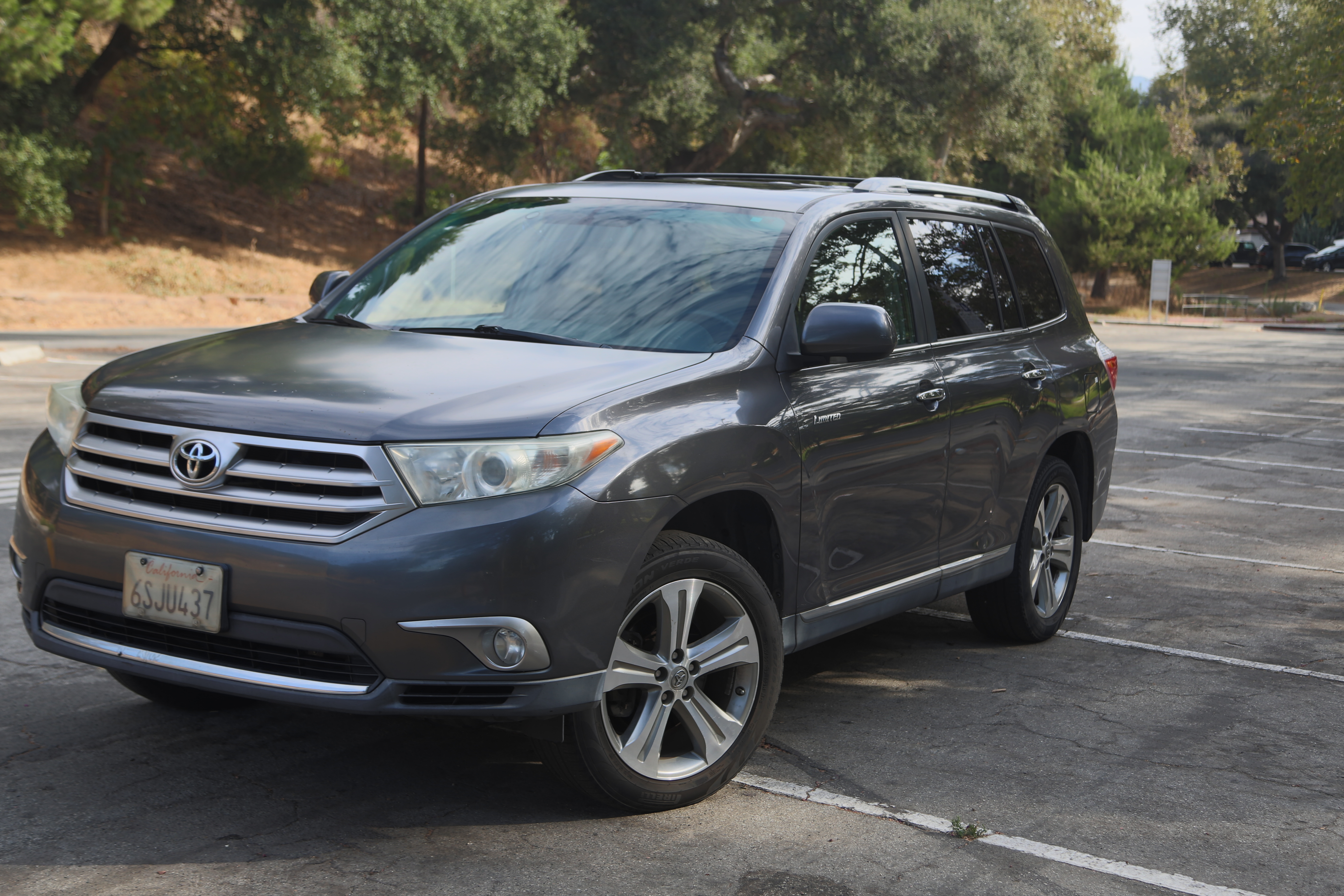 Used 2011 Toyota Highlander Limited w/ Tow Pkg FWD image 1
