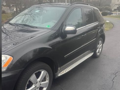 Used 2009 Mercedes-Benz ML 350 ML 350 Sport Utility 4D image 2