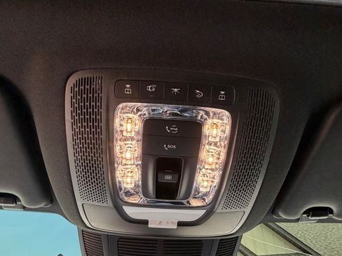 Used 2024 Mercedes-Benz GLS 580 4MATIC image 9