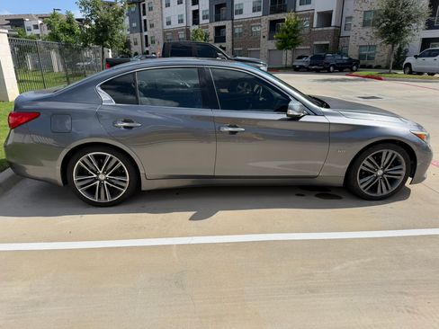 Used 2017 INFINITI Q50 3.0t Premium w/ Driver Assistance Package RWD image 2