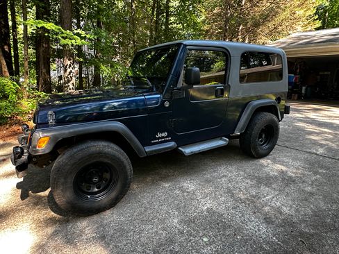 Used 2005 Jeep Wrangler Unlimited w/ Security Group AWD/4WD image 5