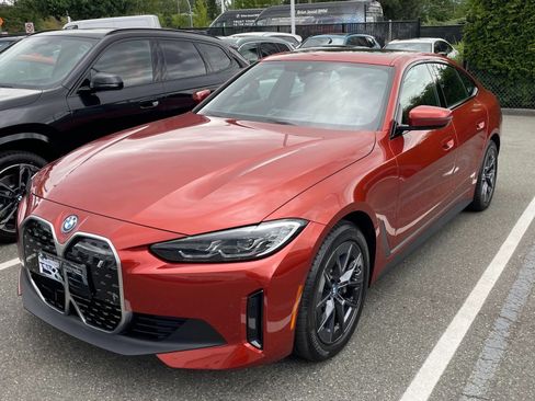 Used 2023 BMW i4 eDrive35 image 1