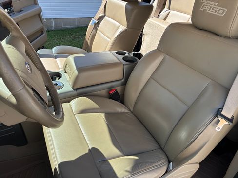 Used 2005 Ford F150 Lariat image 25