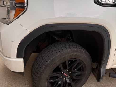Used 2022 GMC Sierra 1500 Elevation w/ Driver Alert Package I AWD/4WD image 4