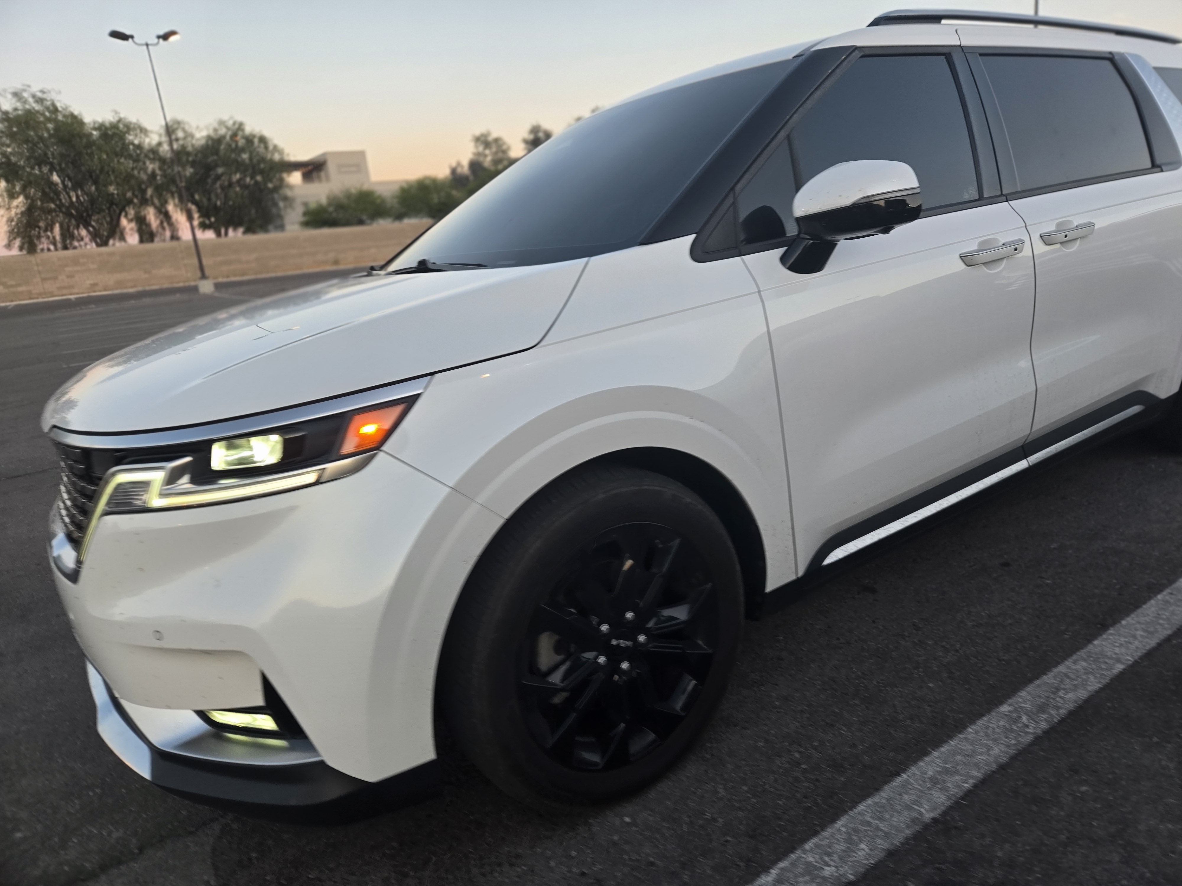 Used 2022 Kia Carnival SX FWD image 11