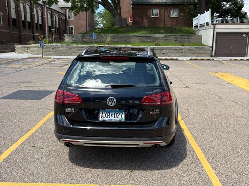 Used 2017 Volkswagen Golf Alltrack S AWD/4WD image 6