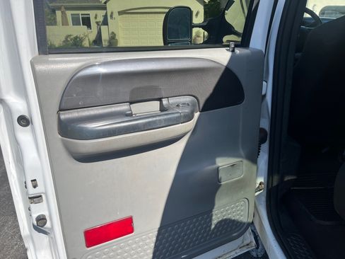 Used 2003 Ford F250 XLT AWD/4WD image 15
