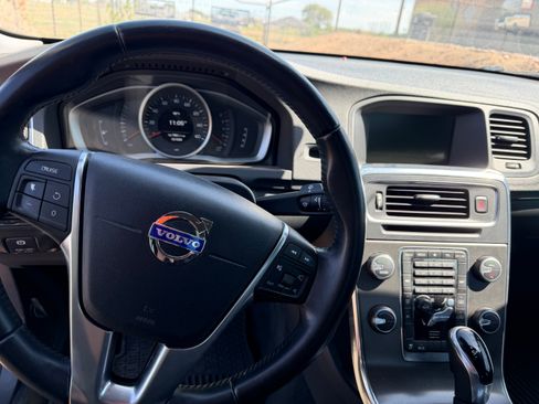 Used 2014 Volvo S60 T5 FWD image 5
