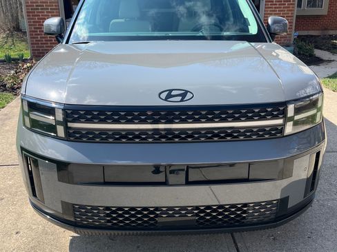 Used 2025 Hyundai Santa Fe Calligraphy image 5