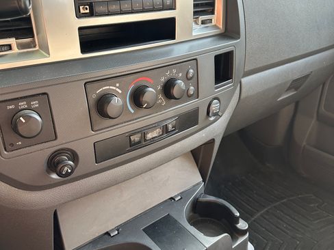 Used 2009 Dodge Ram 2500 Truck SLT w/ Popular Equipment Group image 13