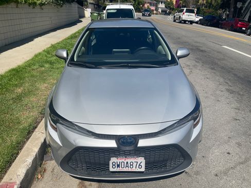 Used 2021 Toyota Corolla LE image 32