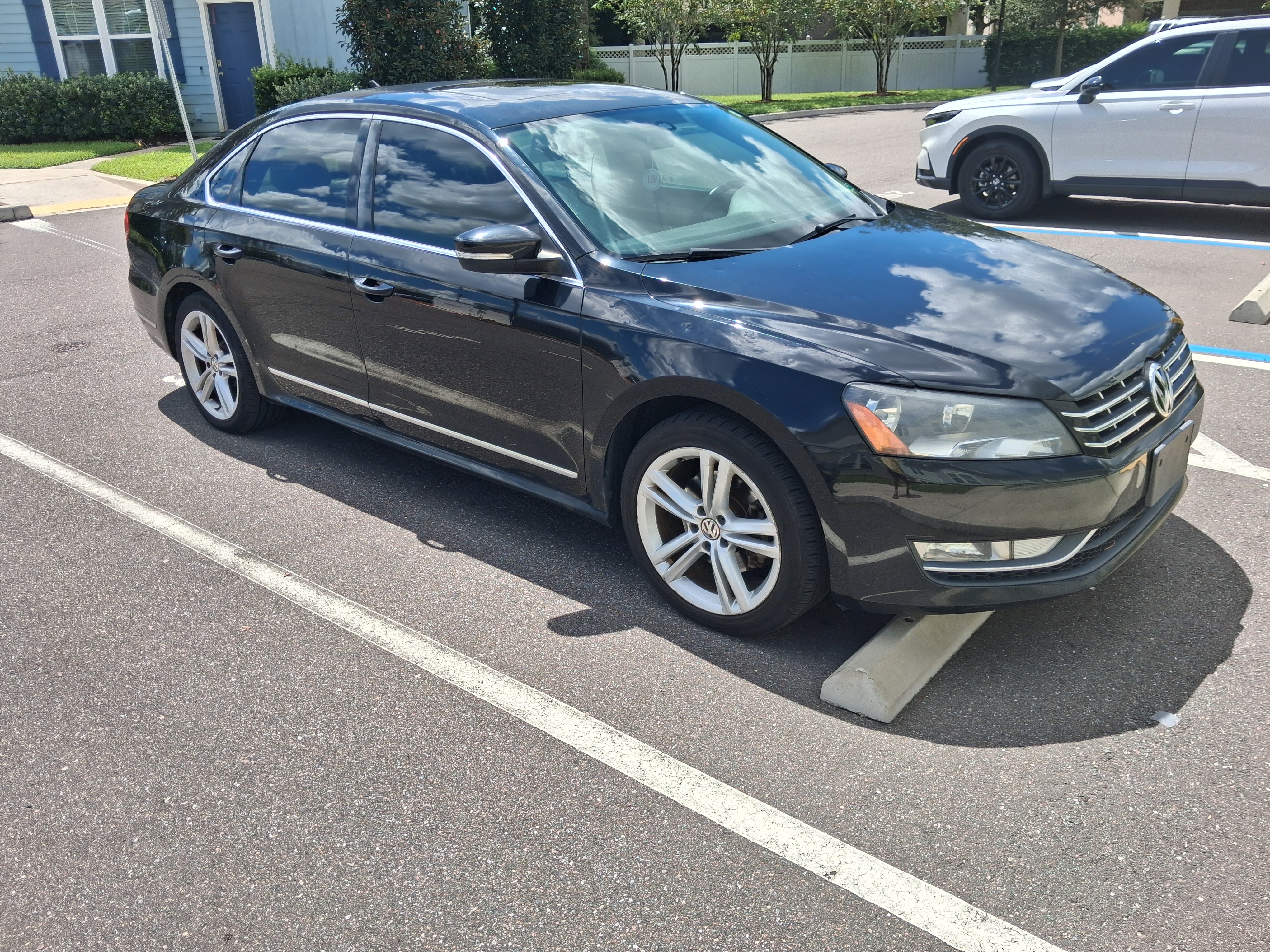 Used 2014 Volkswagen Passat TDI SE FWD image 4