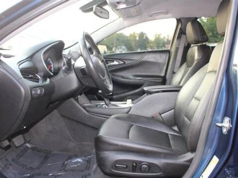 Used 2019 Chevrolet Malibu LT w/ Leather Package image 1