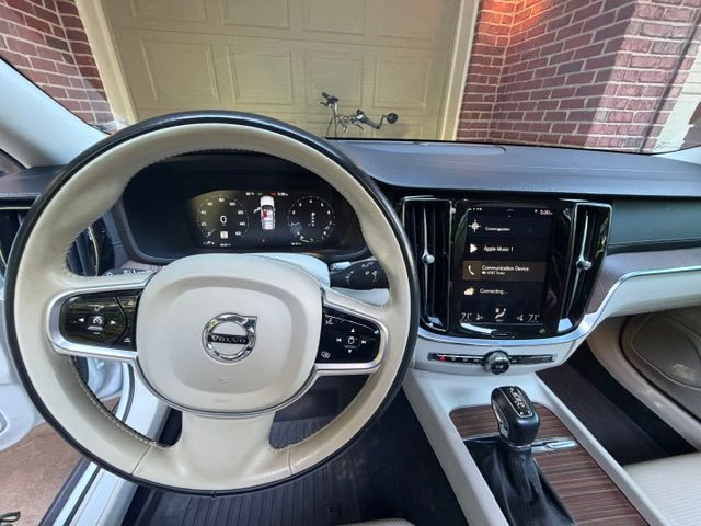 Used 2020 Volvo V60 T5 Cross Country w/ Protection Package Premier AWD/4WD image 15