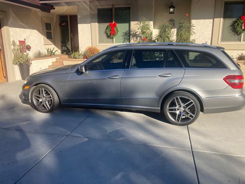 Used 2011 Mercedes-Benz E 350 4MATIC Wagon image 11