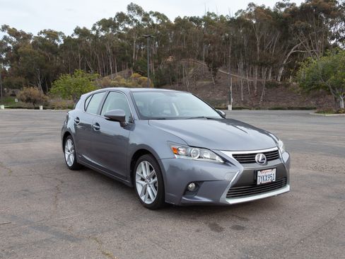 Used 2017 Lexus CT 200h w/ Seat Comfort Package image 11