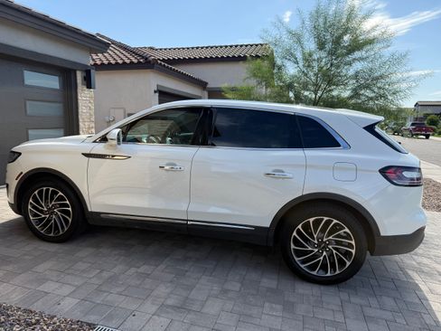 Used 2020 Lincoln Nautilus Reserve FWD image 17