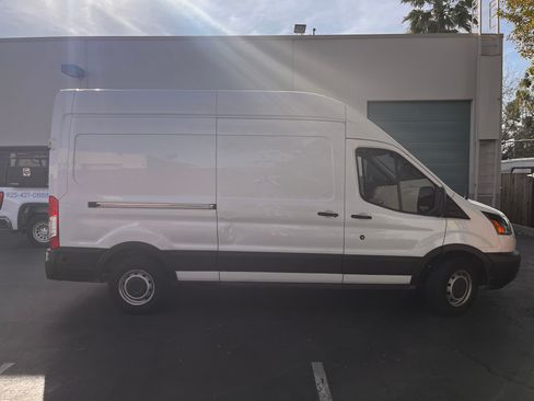 Used 2019 Ford Transit 250 148 High Roof image 4