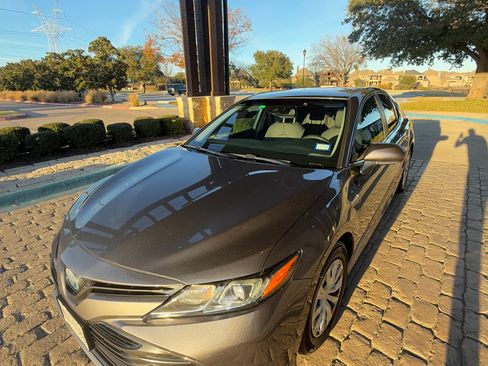 Used 2018 Toyota Camry LE w/ Audio Package FWD image 22