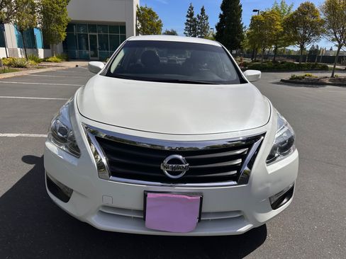 Used 2013 Nissan Altima 2.5 SV image 9