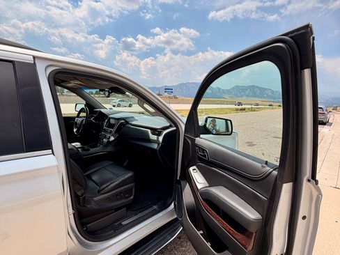 Used 2019 GMC Yukon XL SLT AWD/4WD image 13