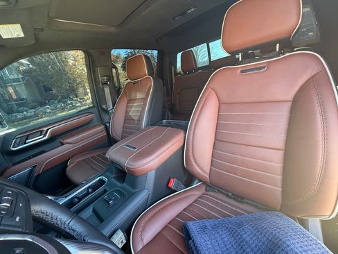 Used 2025 GMC Sierra 3500 Denali Ultimate image 8