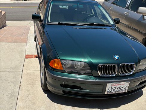 Used 1999 BMW 323i Sedan image 2