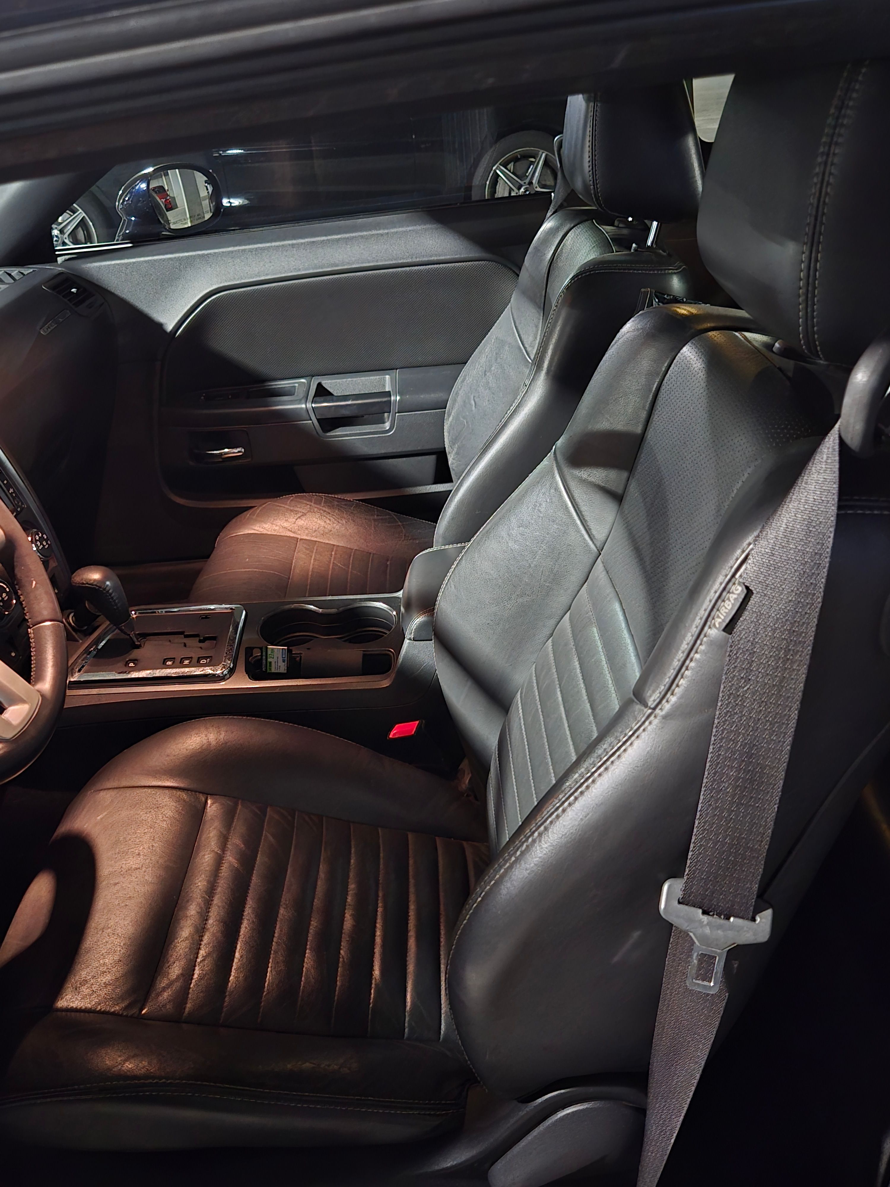 Used 2012 Dodge Challenger SXT Plus RWD image 9