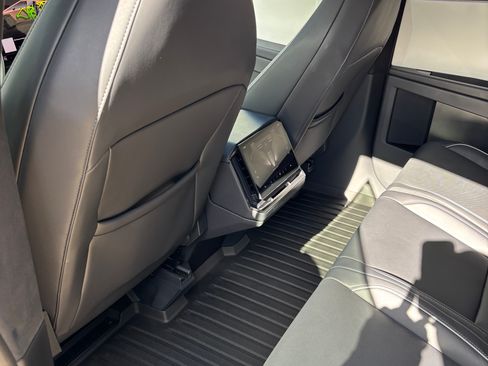 Used 2024 Tesla Cybertruck AWD Crew Cab image 12