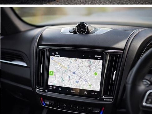 Used 2021 Maserati Levante image 4