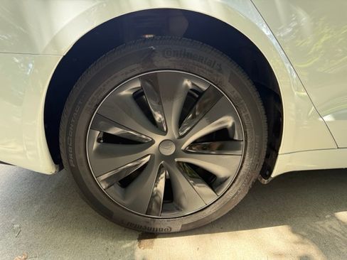 Used 2024 Tesla Model S AWD/4WD image 20