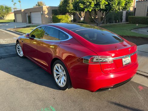 Used 2018 Tesla Model S 100D AWD/4WD image 1
