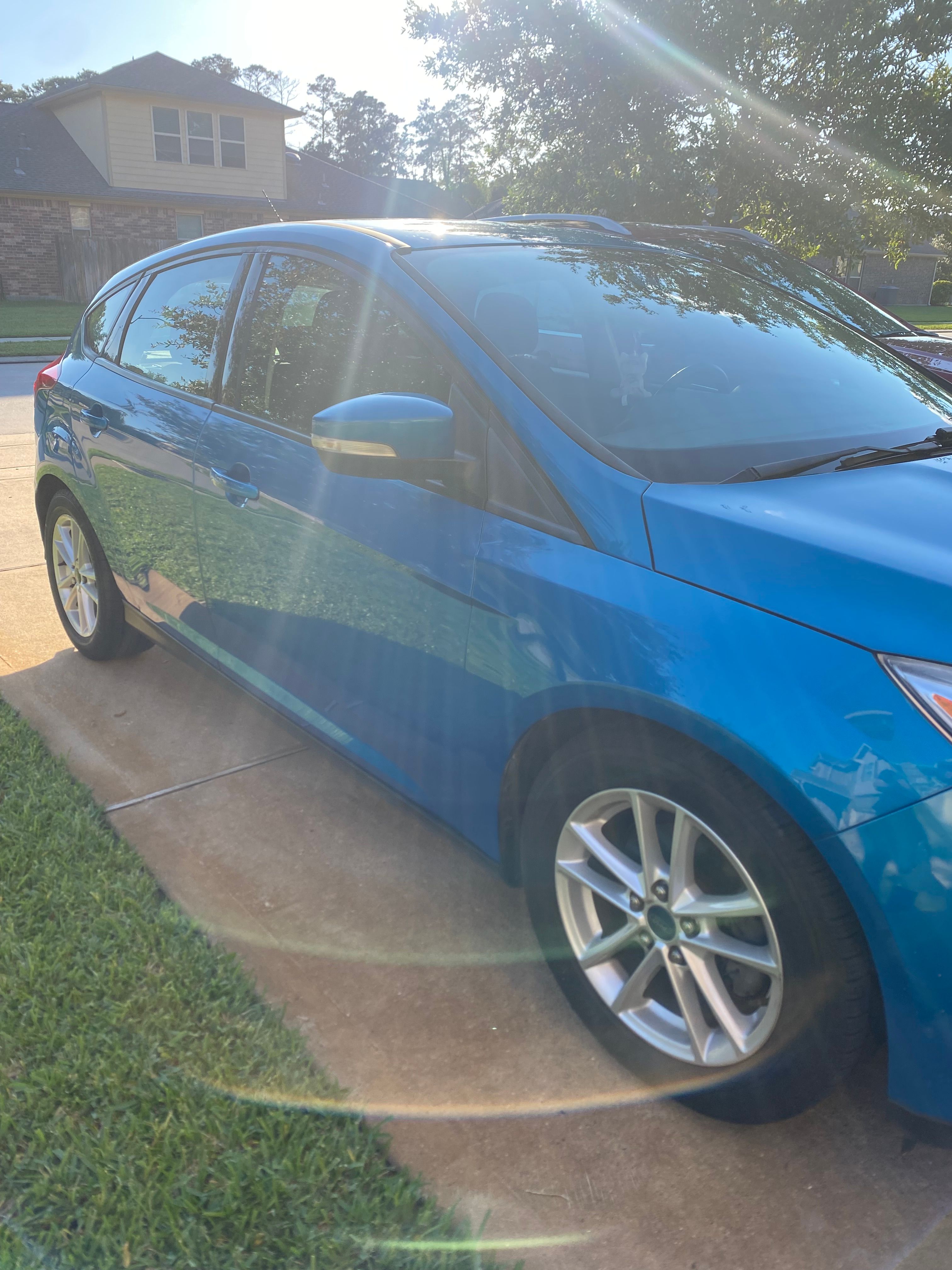 Used 2015 Ford Focus SE w/ SE Cold Weather Package FWD image 5