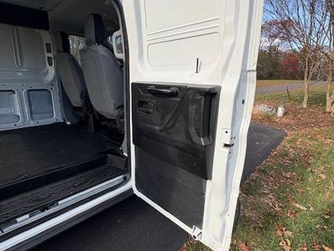 Used 2019 Ford Transit 250 130 Low Roof image 21