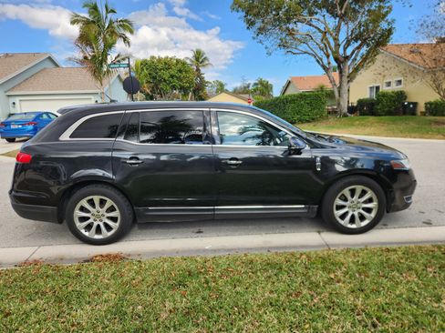 Used 2013 Lincoln MKT AWD image 10