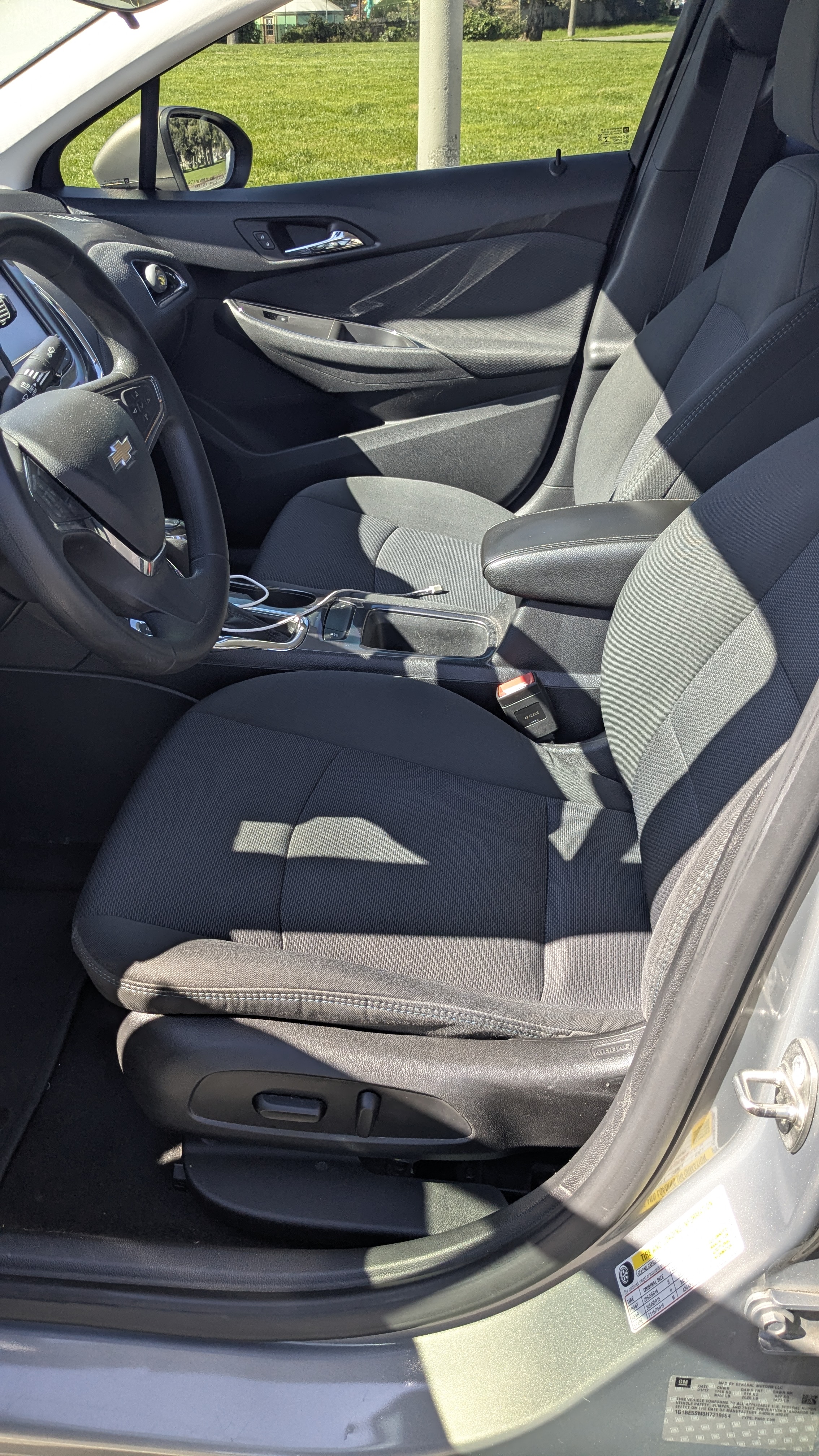 Used 2017 Chevrolet Cruze LT w/ Convenience Package FWD image 12