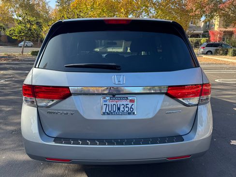 Used 2016 Honda Odyssey SE image 12