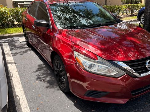 Used 2017 Nissan Altima 2.5 S w/ Power Driver Seat Package FWD image 2
