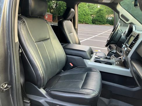 Used 2018 Ford F150 Lariat w/ Equipment Group 502A Luxury AWD/4WD image 16